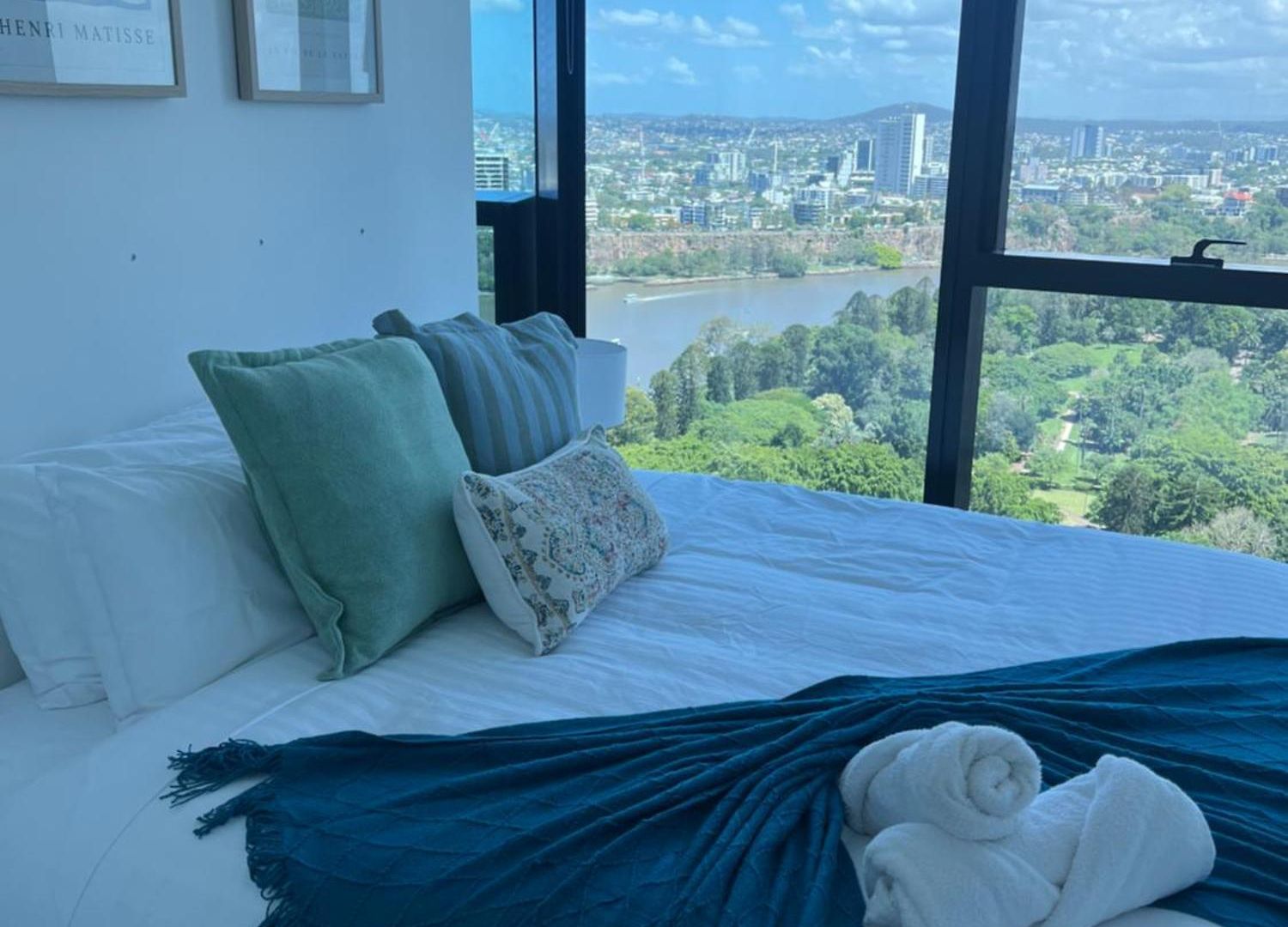A Gallery In The Sky! Balcony, Pool And Parking At Skytower Level 33 Views In Brisbane! Brisbane