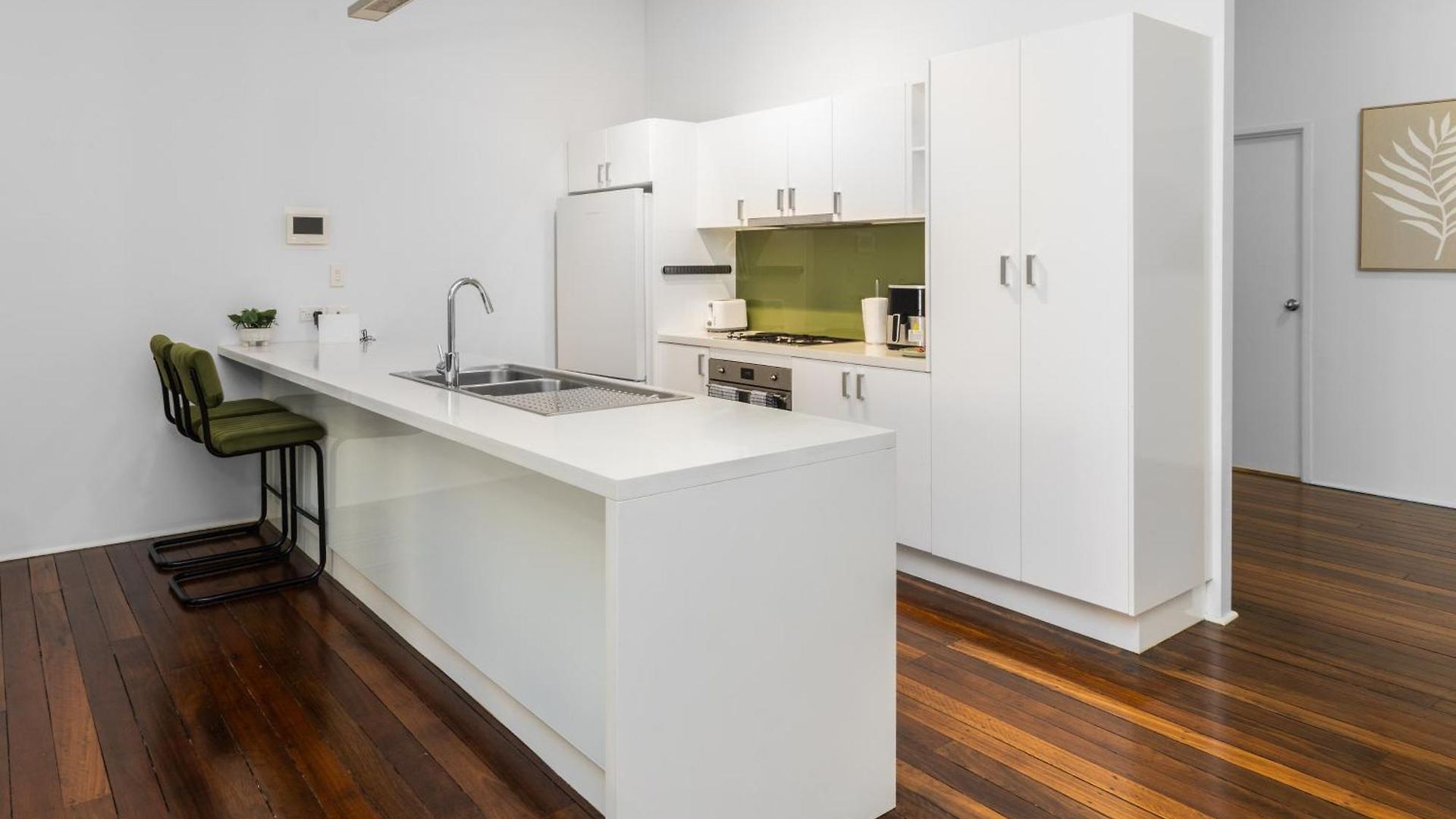Apartment Spacious 3br Heritage With Pool, Parking