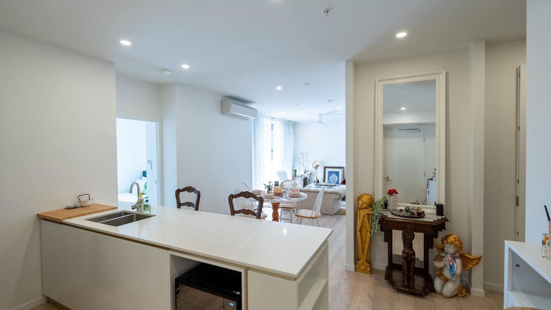 Apartment Modern 2-bedroom, 2-bath In West Village, West End *
