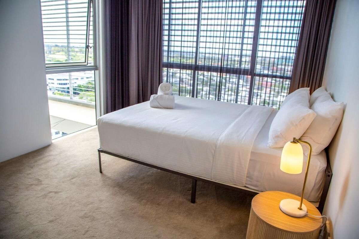 Luxury Penthouse In Cbd 4 Bed - 4 Bath