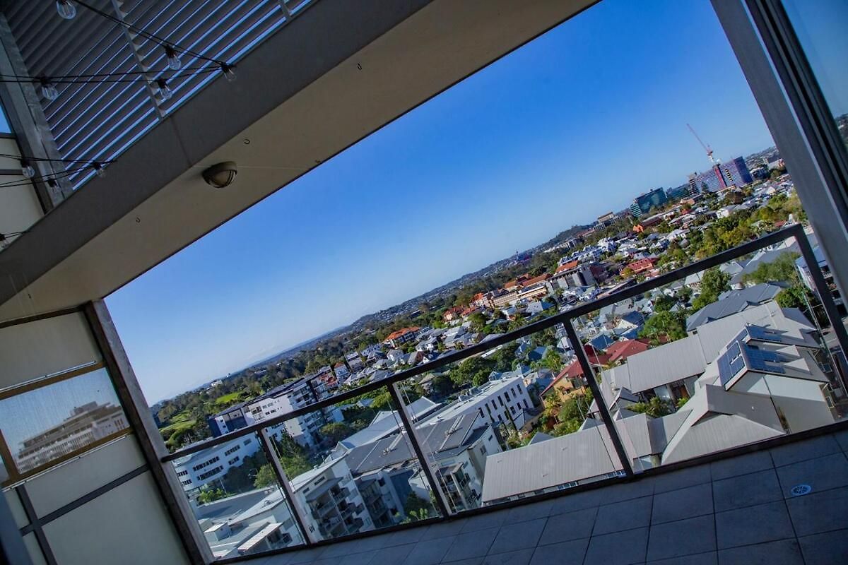 Luxury Penthouse In Cbd 4 Bed - 4 Bath Apartment