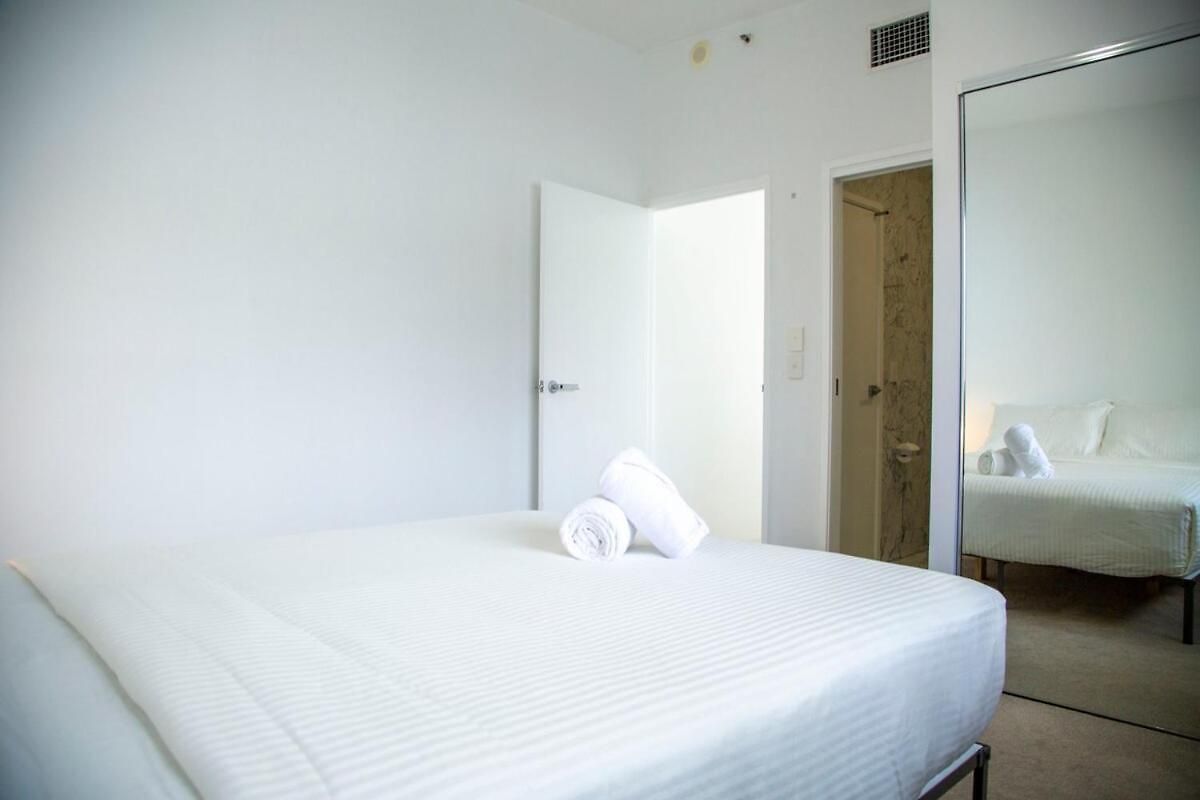 Luxury Penthouse In Cbd 4 Bed - 4 Bath *