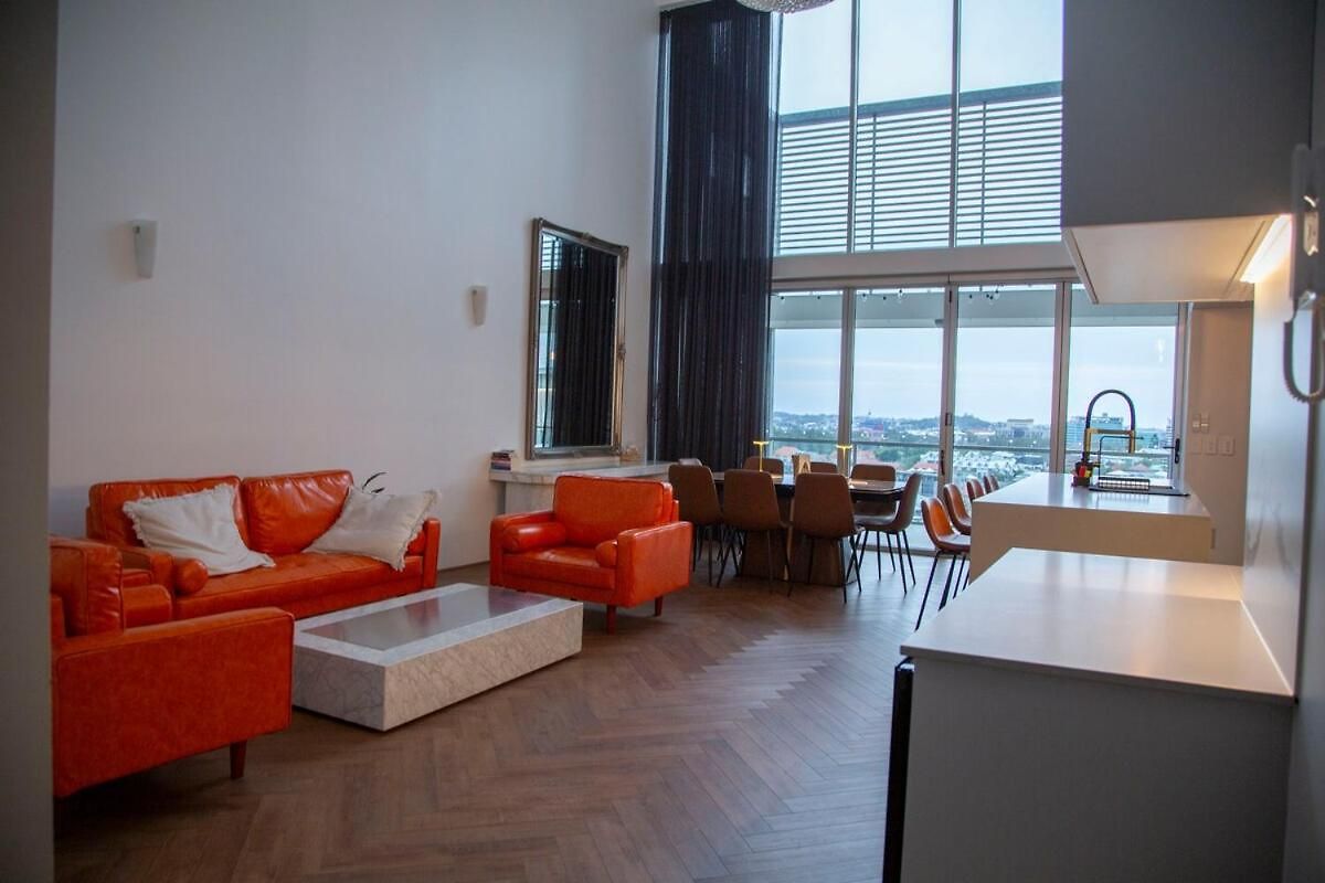 Luxury Penthouse In Cbd 4 Bed - 4 Bath Apartment *