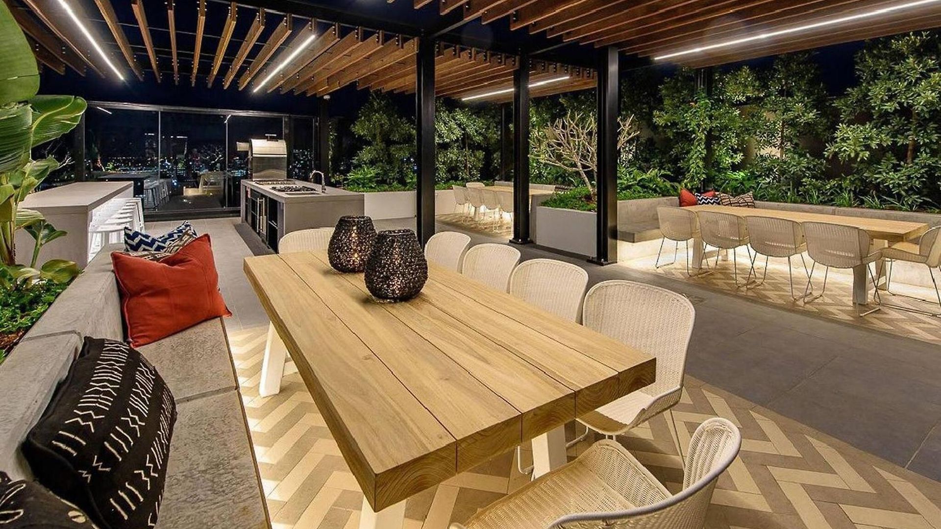 Modern 2-bedroom, 2-bath In West Village, West End Apartment *