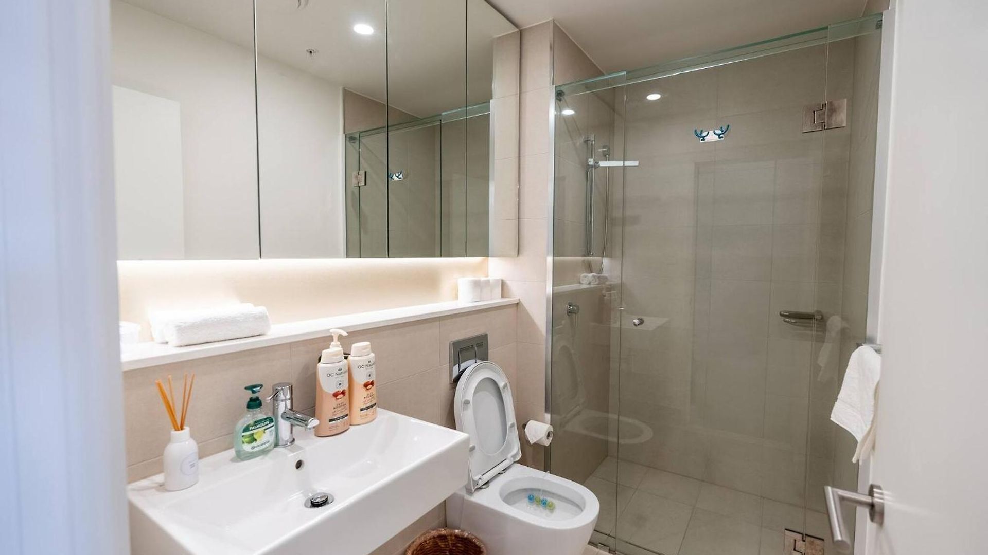 Apartment Modern 2-bedroom, 2-bath In West Village, West End