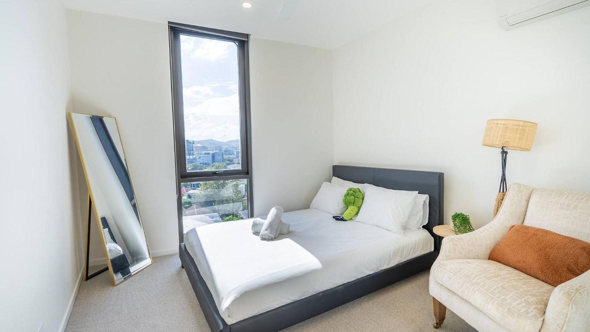 Modern 2-bedroom, 2-bath In West Village, West End *