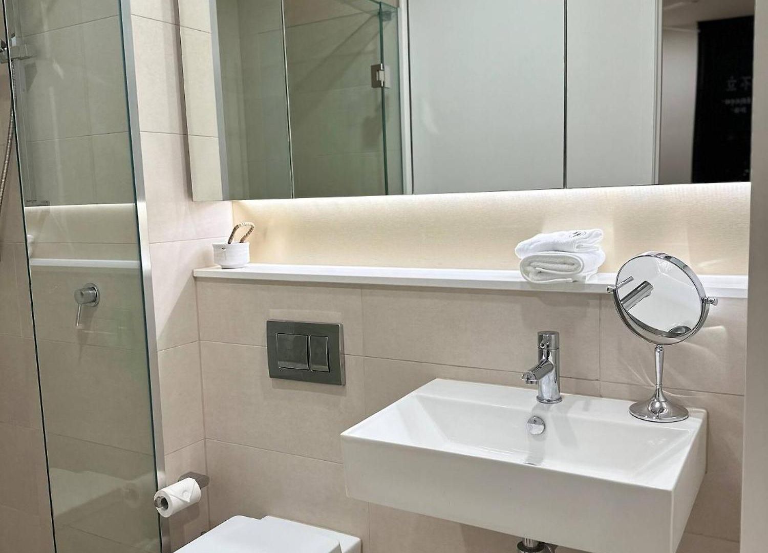 Modern 2-bedroom, 2-bath In West Village, West End Apartment *