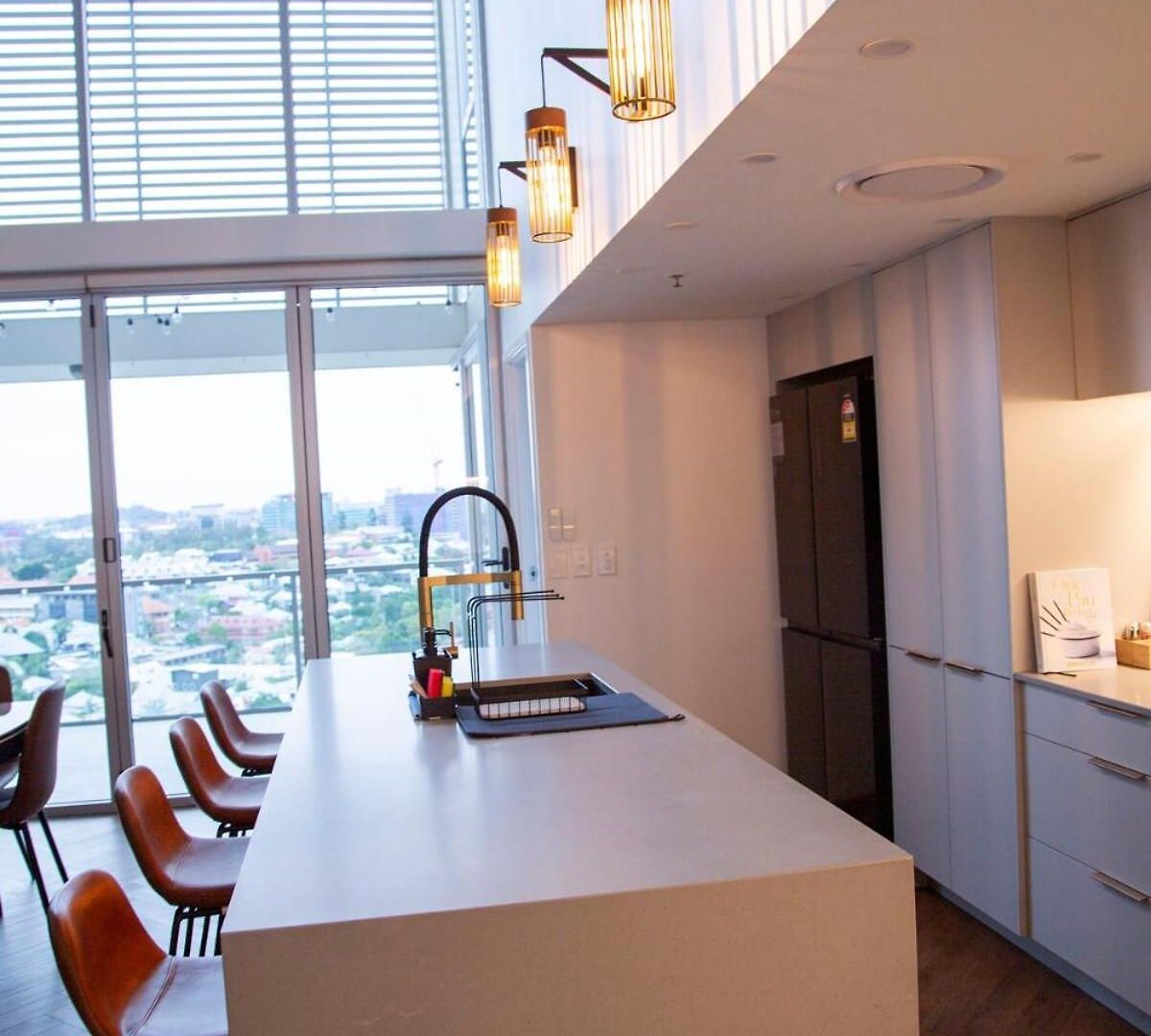 Apartment Luxury Penthouse In Cbd 4 Bed - 4 Bath *