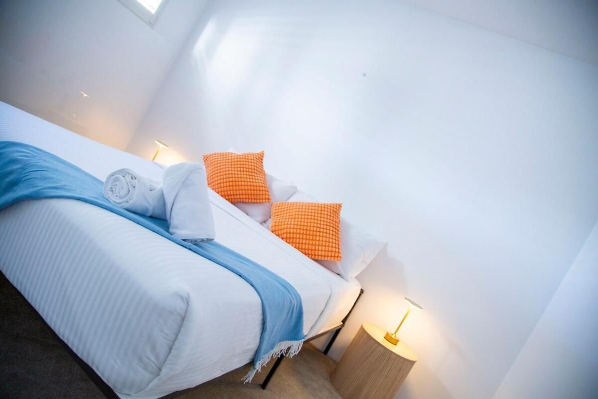 Luxury Penthouse In Cbd 4 Bed - 4 Bath Apartment *