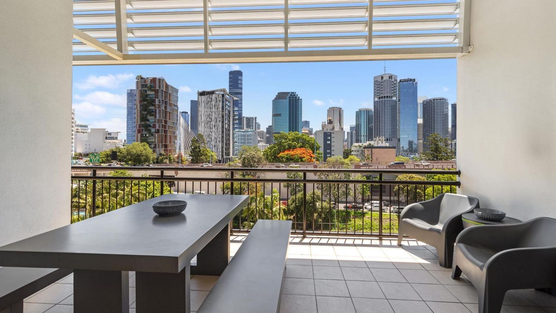 The Docks On Goodwin 5* Brisbane