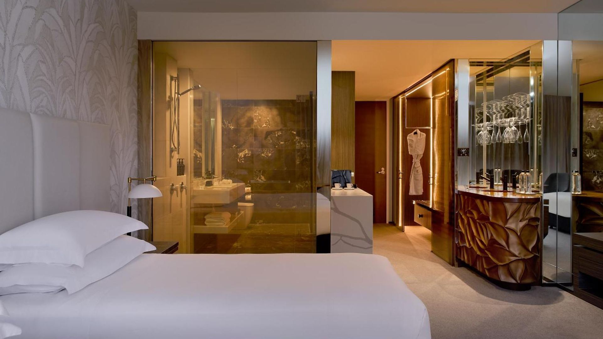 Emporium South Bank Hotel 5*