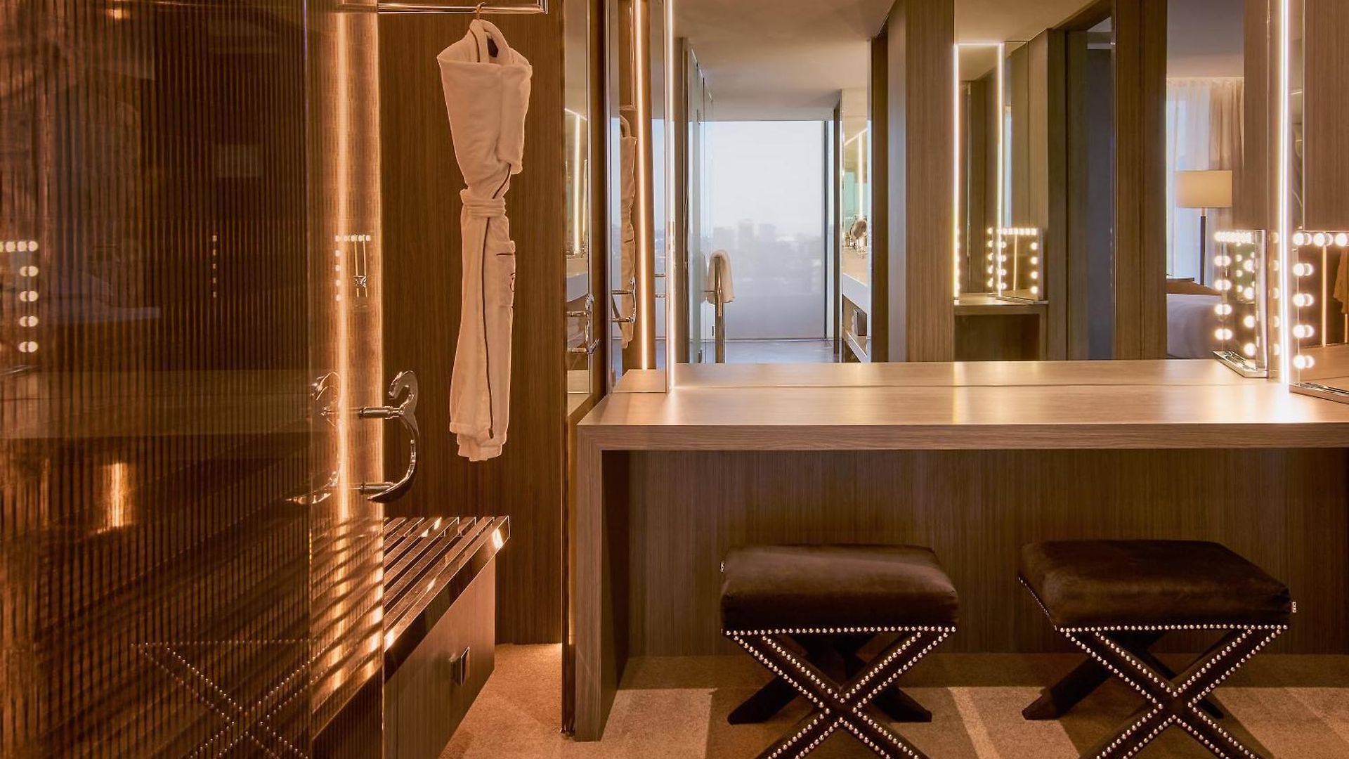 Emporium South Bank Hotel 5*