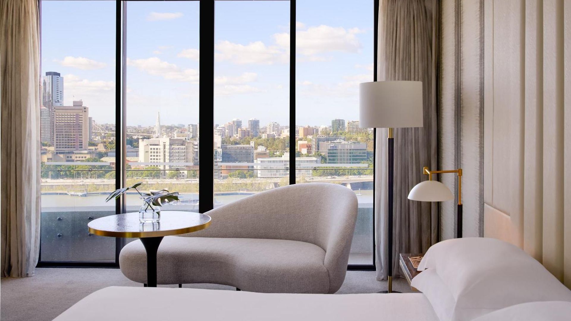 Hotel Emporium South Bank 5*