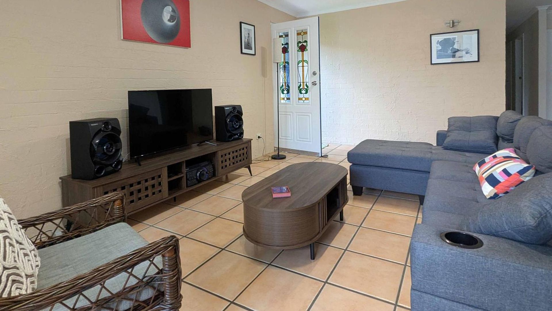 Stylish New Farm Retreat W Parking Walk Cafes & River