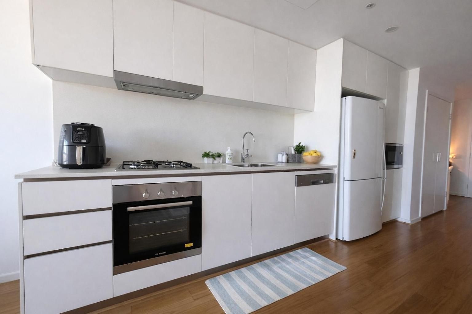 Bedroom With Private Bathroom In Cozy Shared Appartment! Brisbane