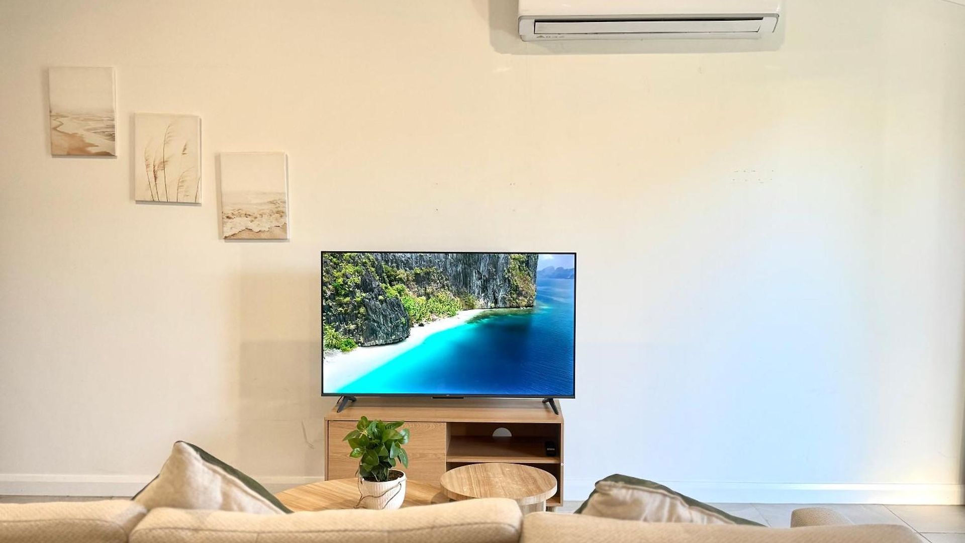 Spacious Belmont Granny Flat Easy Access To Cbd & Bayside
