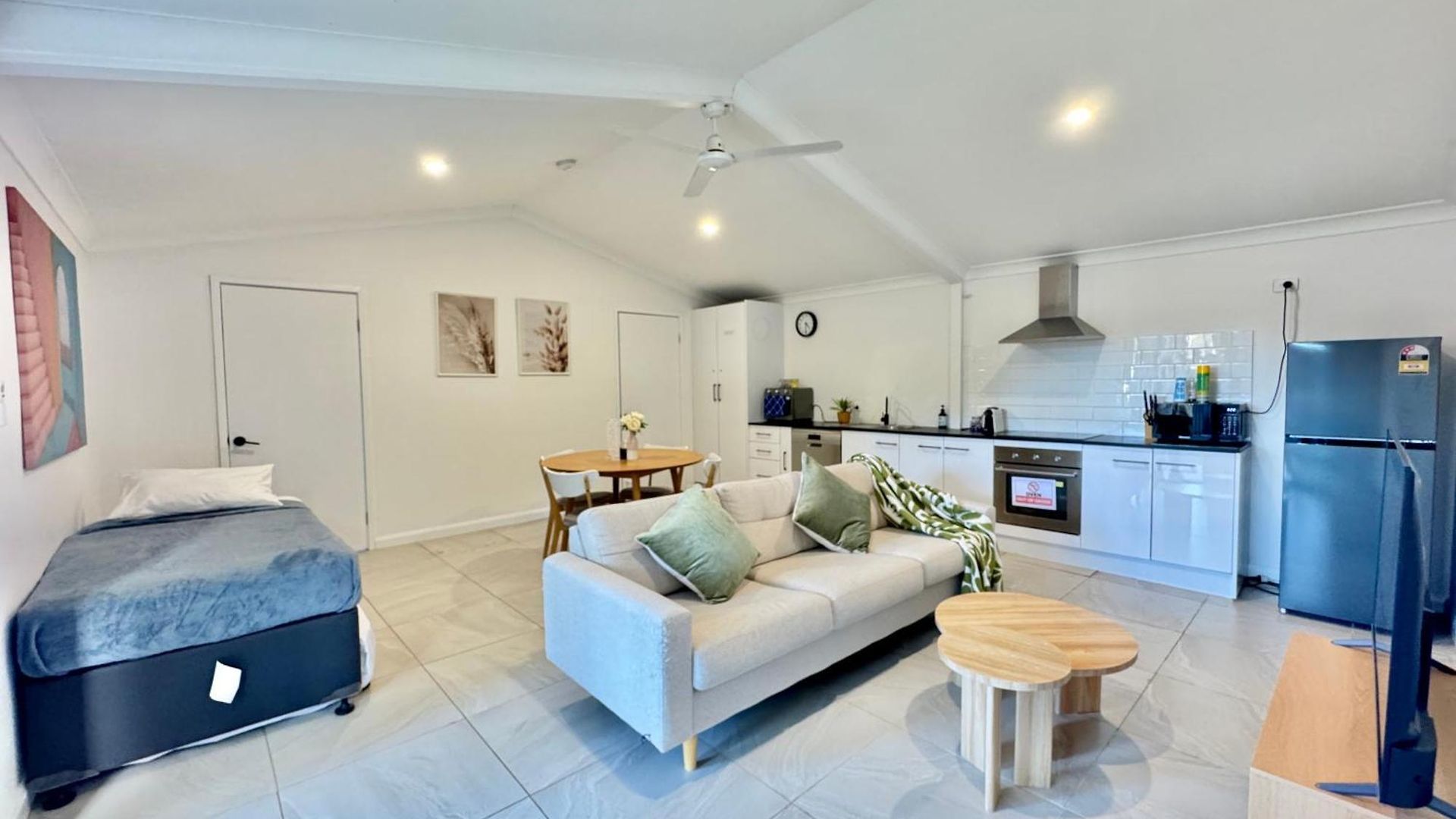 Holiday home Spacious Belmont Granny Flat Easy Access To Cbd & Bayside *