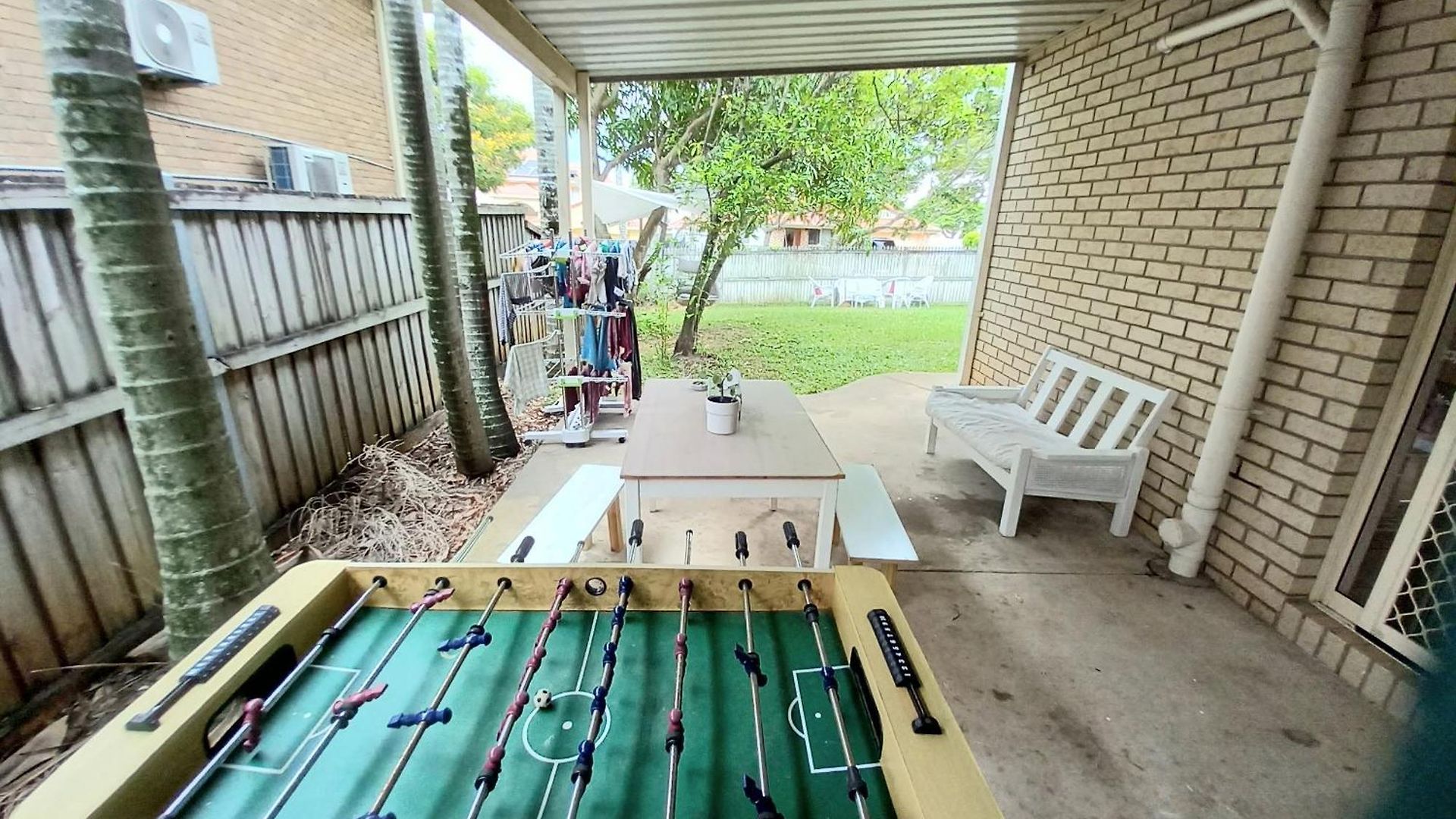 Air Conditioned Floral Youth Backpacker And House Guest house Brisbane