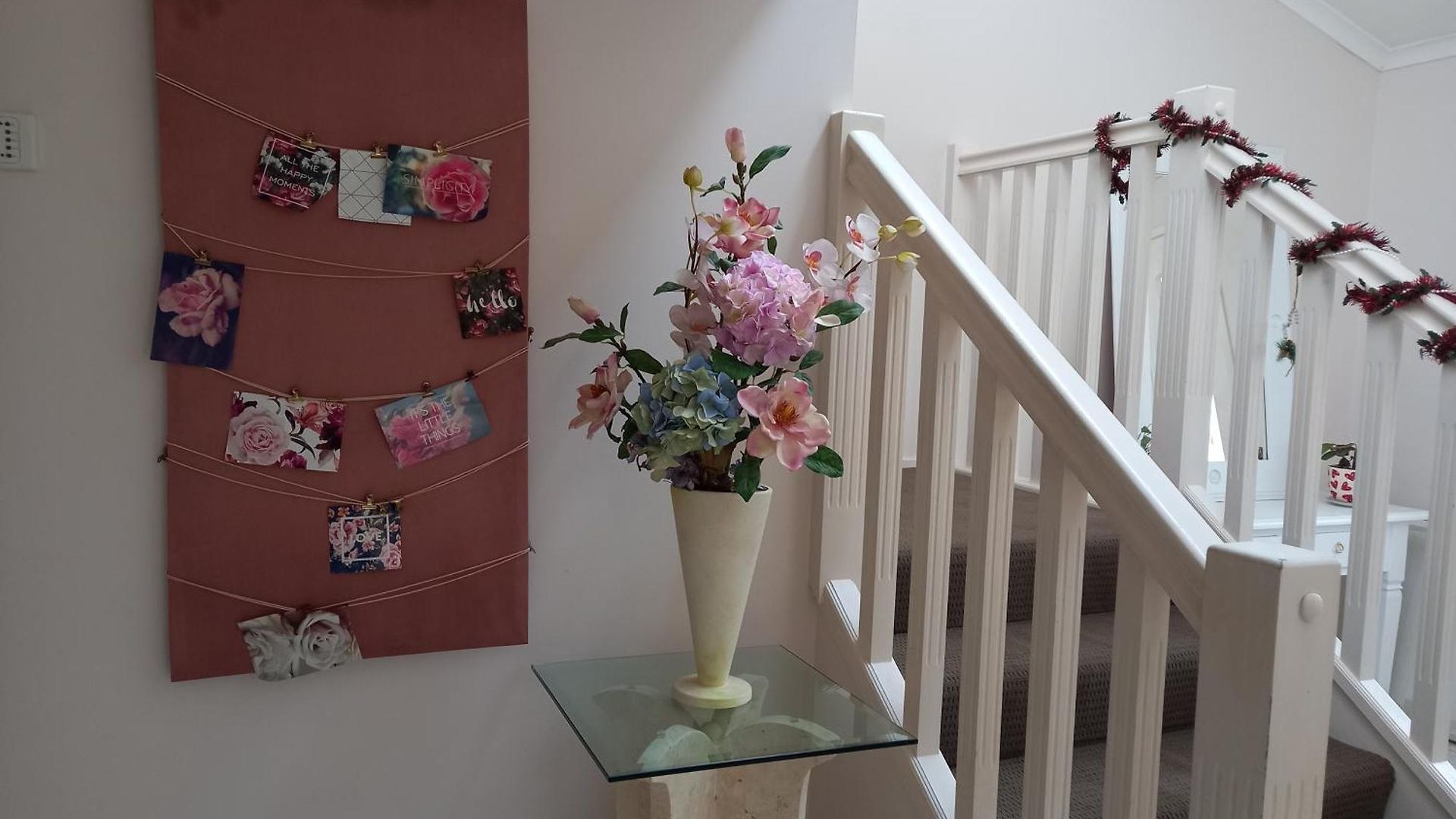 Guest house Air Conditioned Floral Youth Backpacker And House *