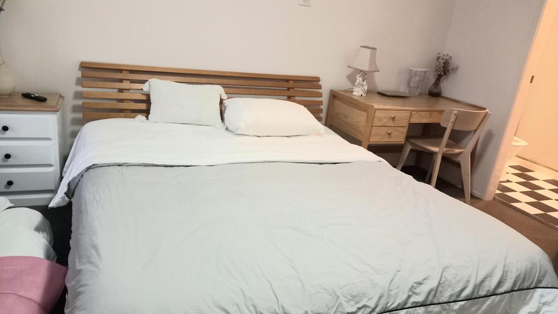 Guest house Air Conditioned Floral Youth Backpacker And House