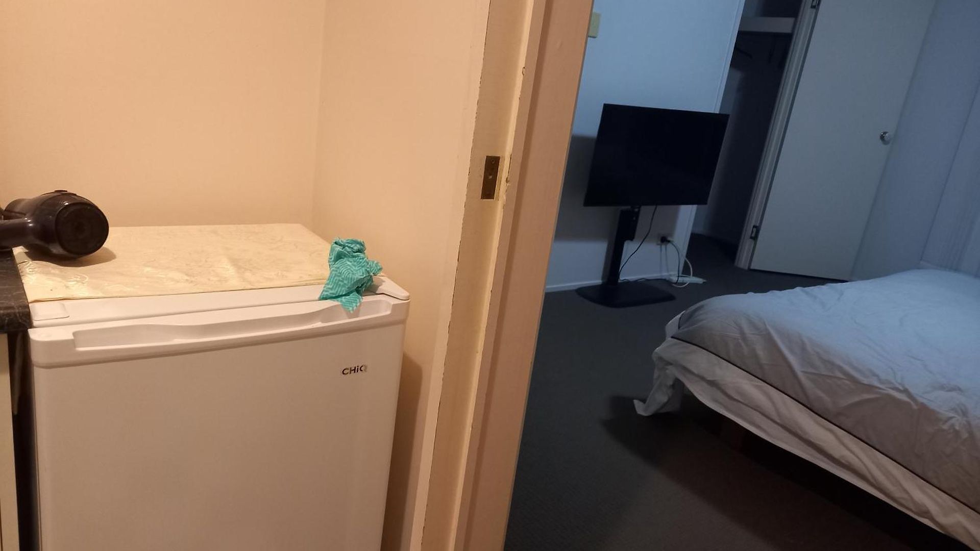 Air Conditioned Floral Youth Backpacker And House * Brisbane