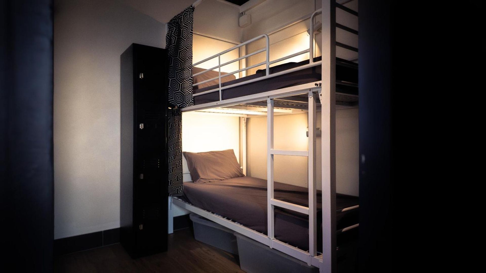 Hostel Quarters *