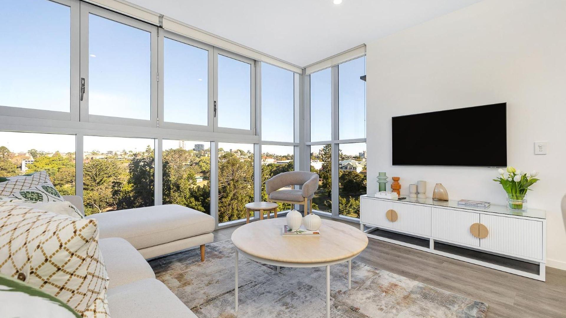 Apartment Stylish In Share Save