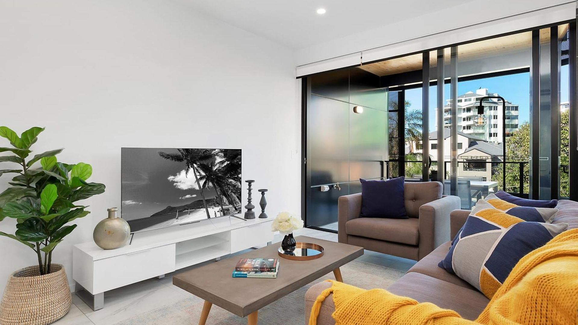 The Monterey By Urban Rest Apartment