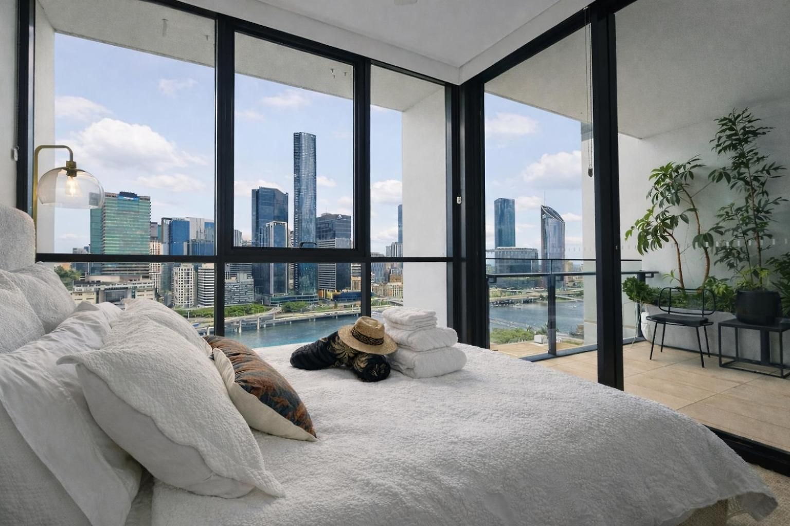 Million Dollar View Luxury Checkout 3pm Apartment