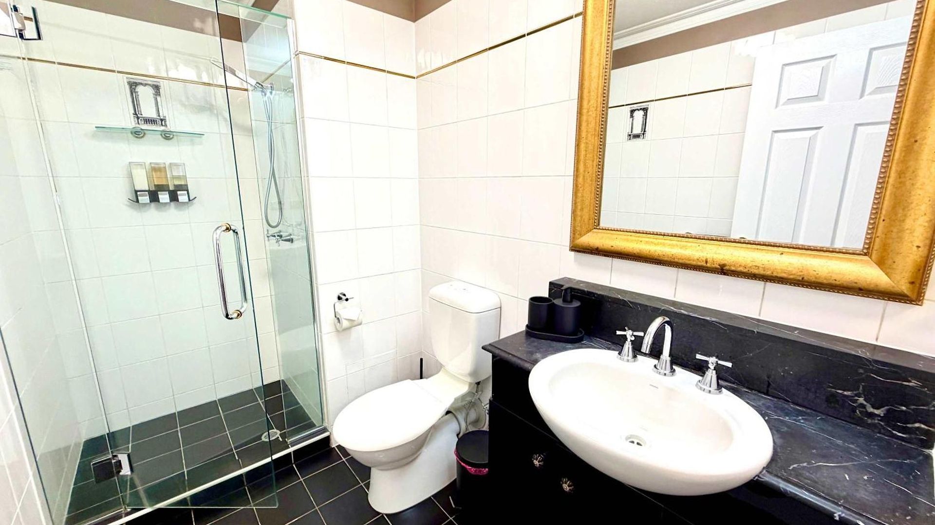 Cozy In Adina Cbd Anzac Square *