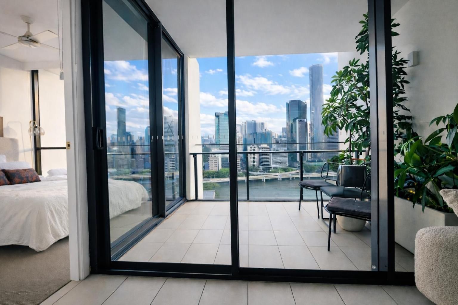 Million Dollar View Luxury Checkout 3pm *