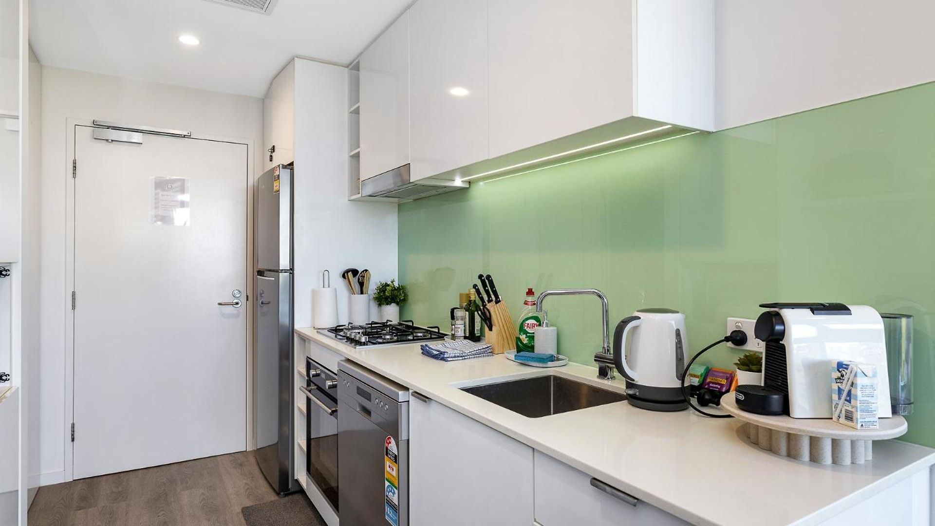Apartment Stylish In Share Save Brisbane