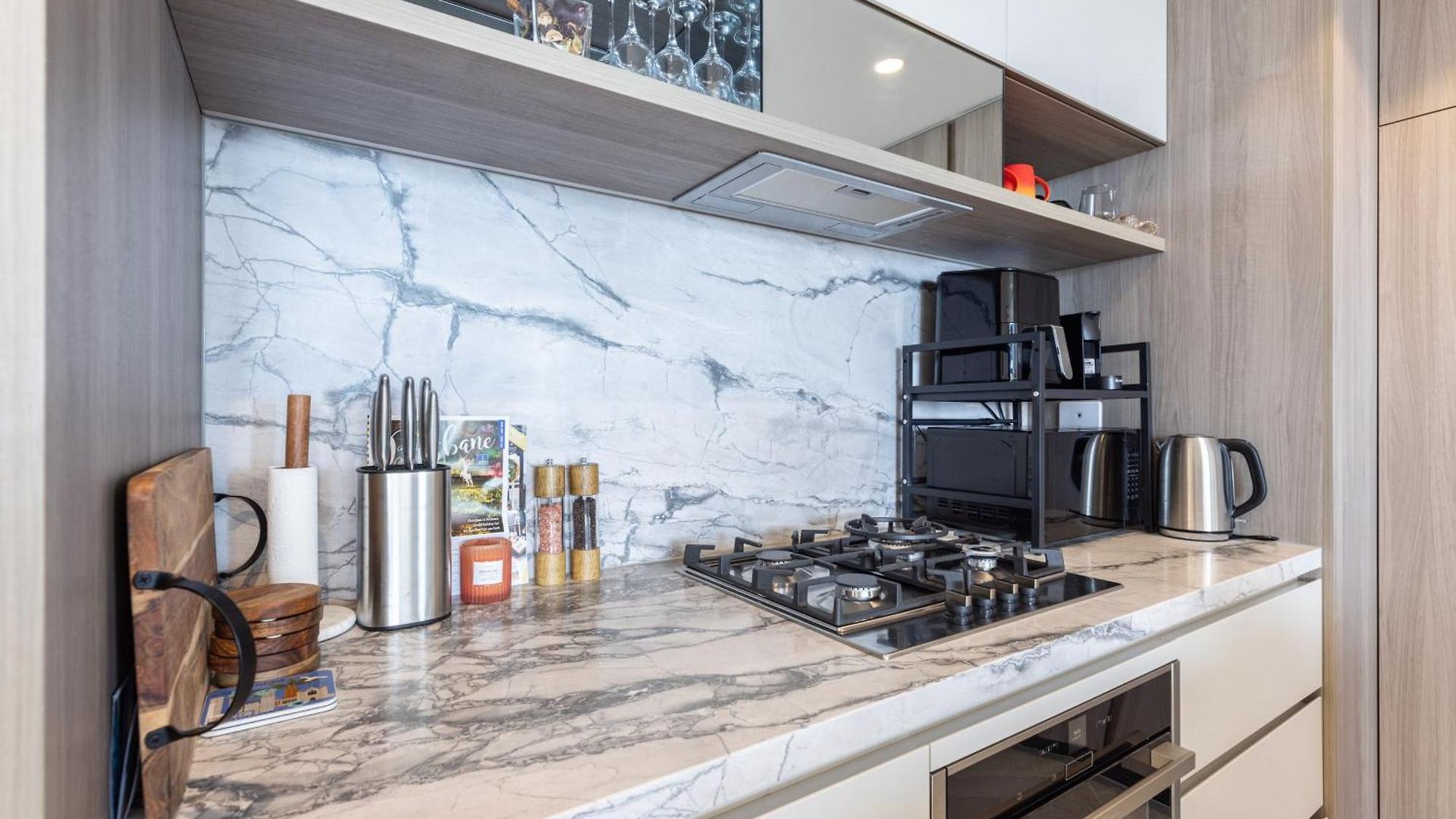 Luxury 50th Floor 2br At Queens Wharf With Parking Brisbane
