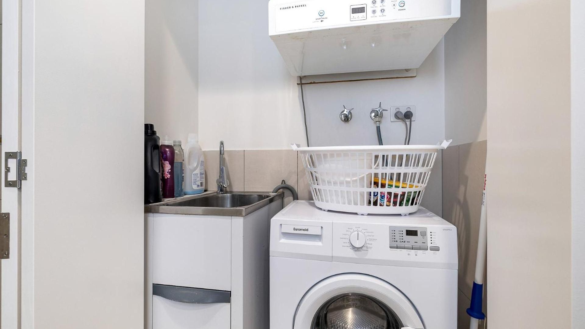 Stylish In Share Save Apartment *