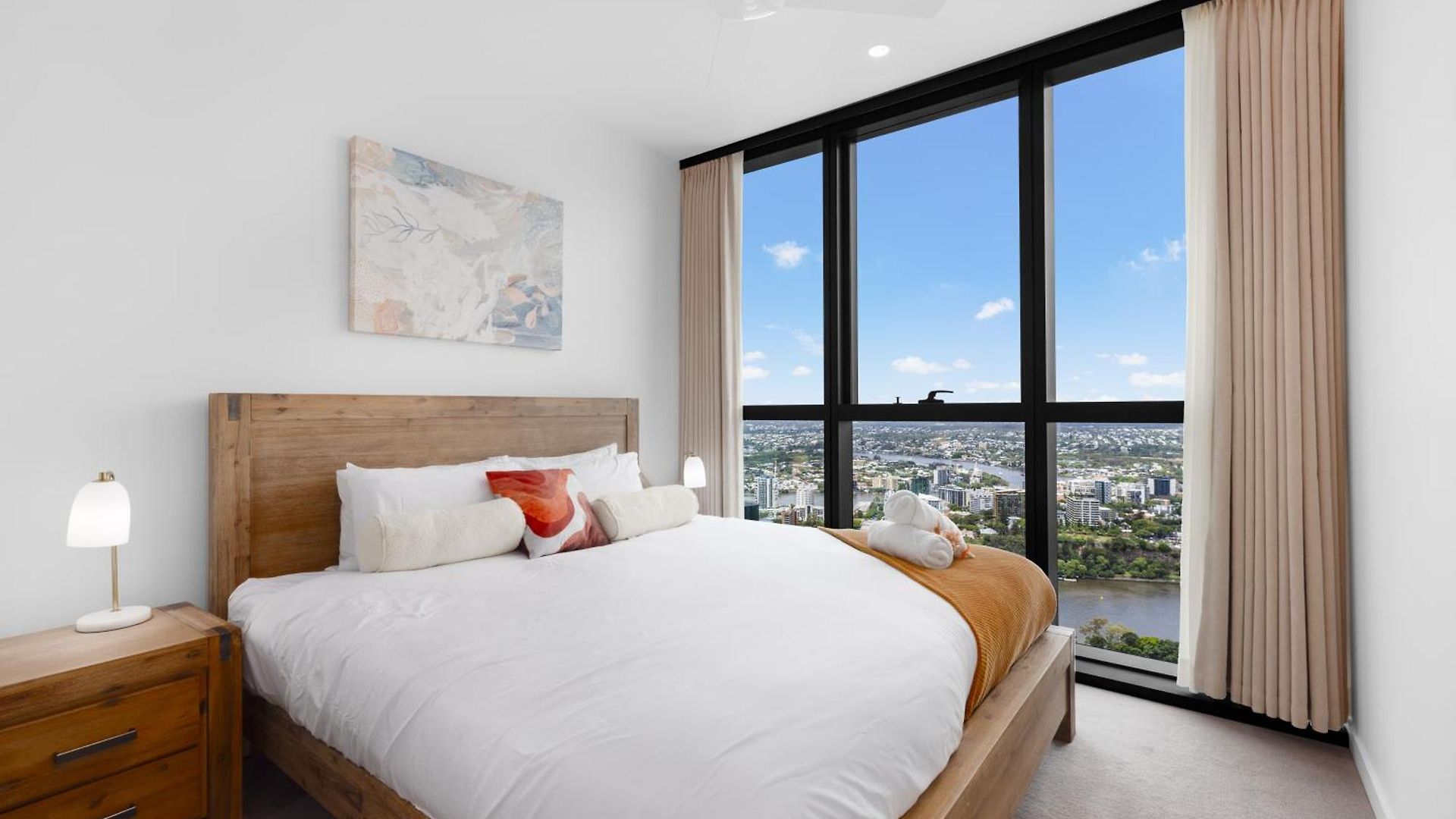 Luxury 50th Floor 2br At Queens Wharf With Parking Apartment *