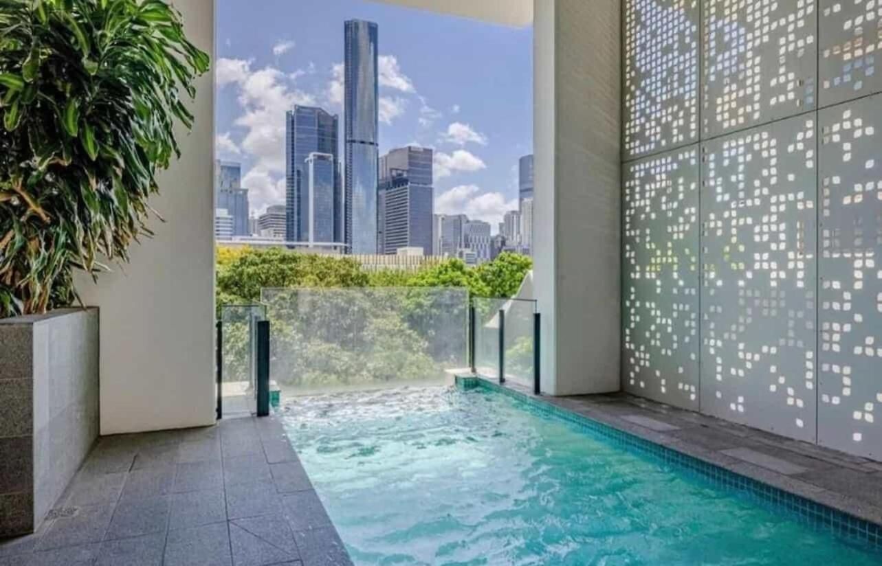 Million Dollar View Luxury Checkout 3pm Brisbane