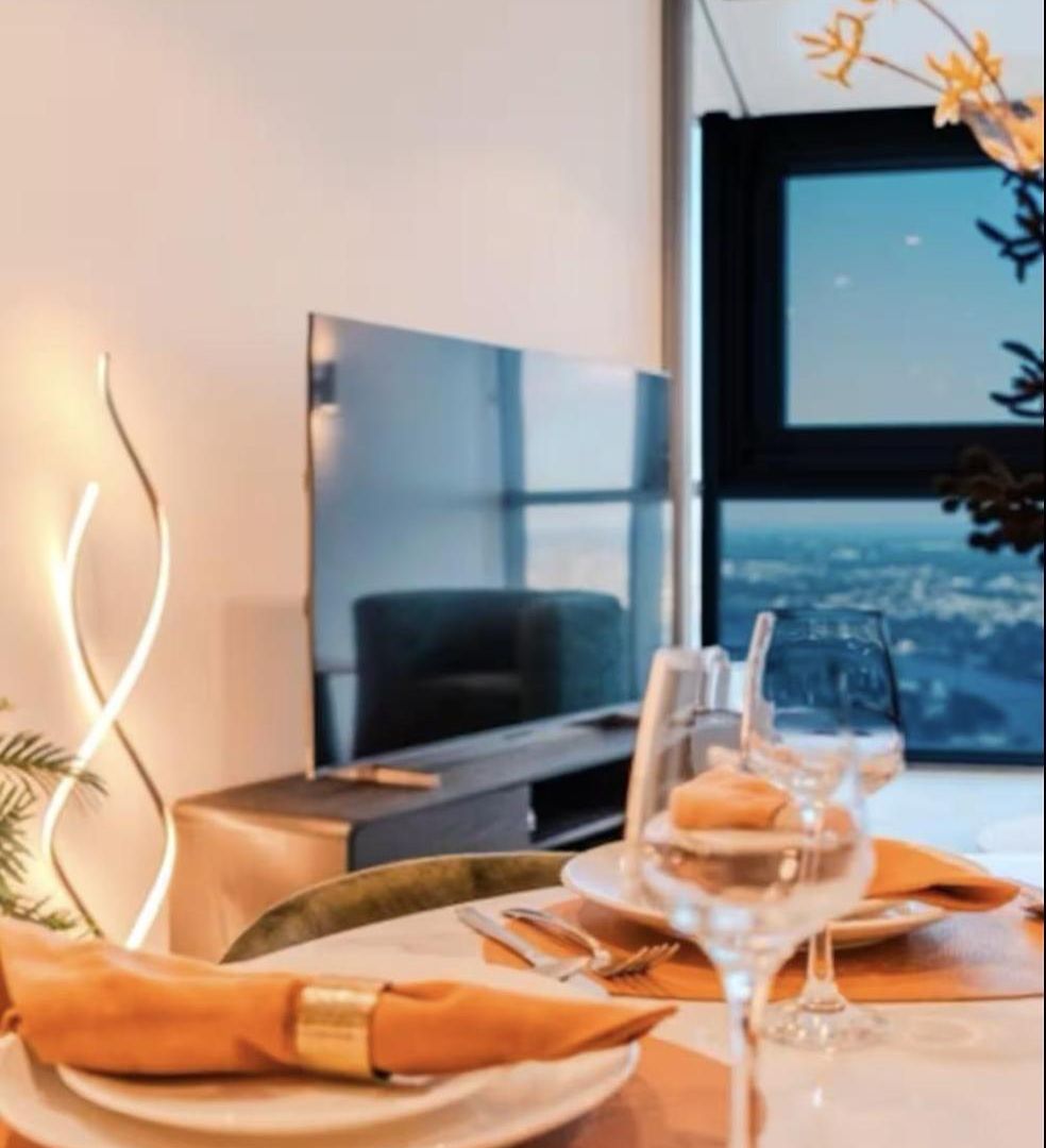 2bed Luxe Queens Wharf - Carpark And View *
