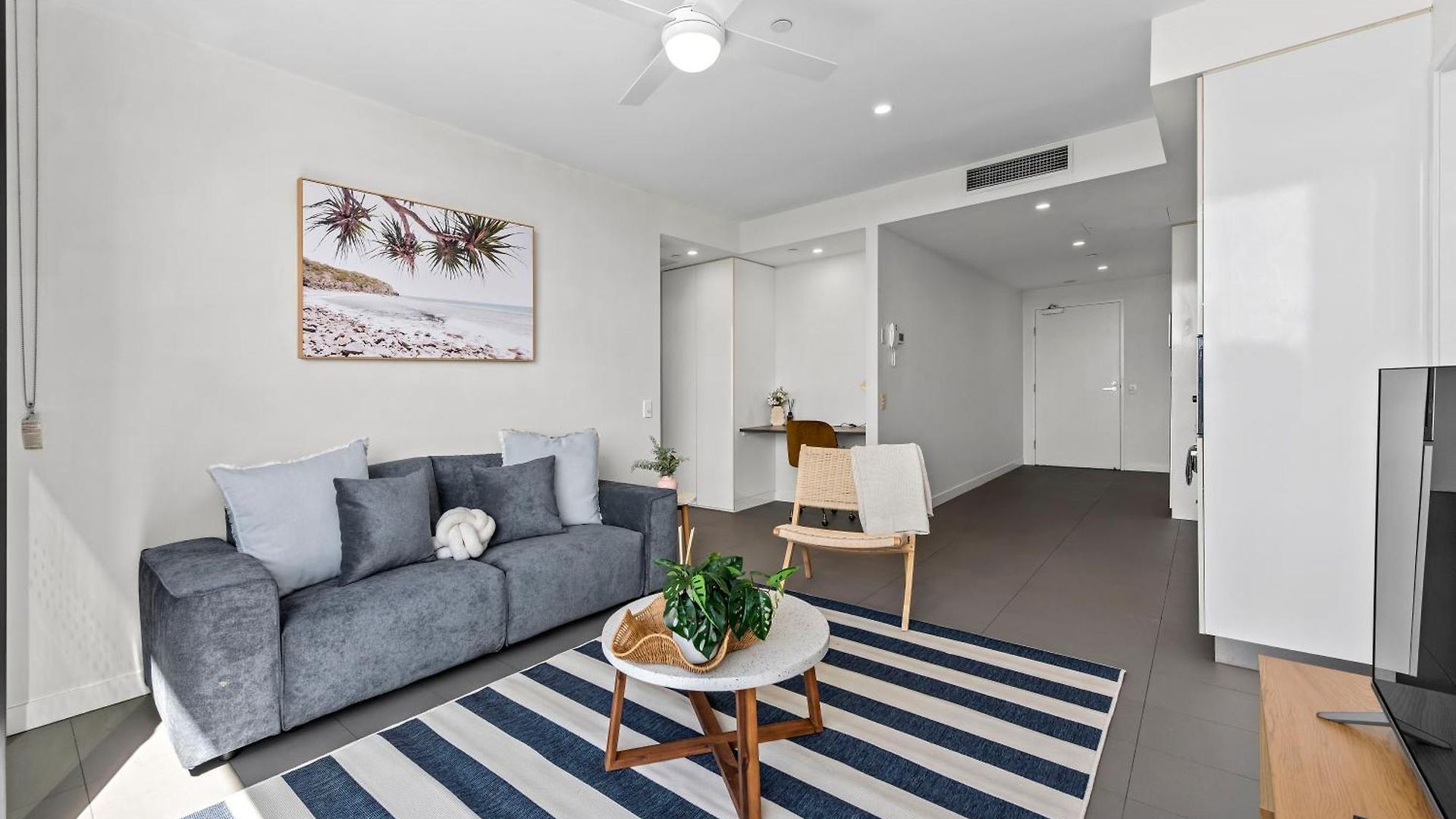 Style 2br With Beautiful Pool, Gym And Parking Apartment Brisbane