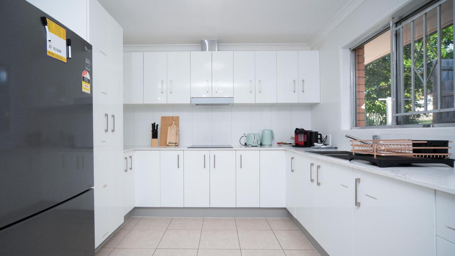 3br Family - Sunnybank Hills Near Sunnybank Plaza *
