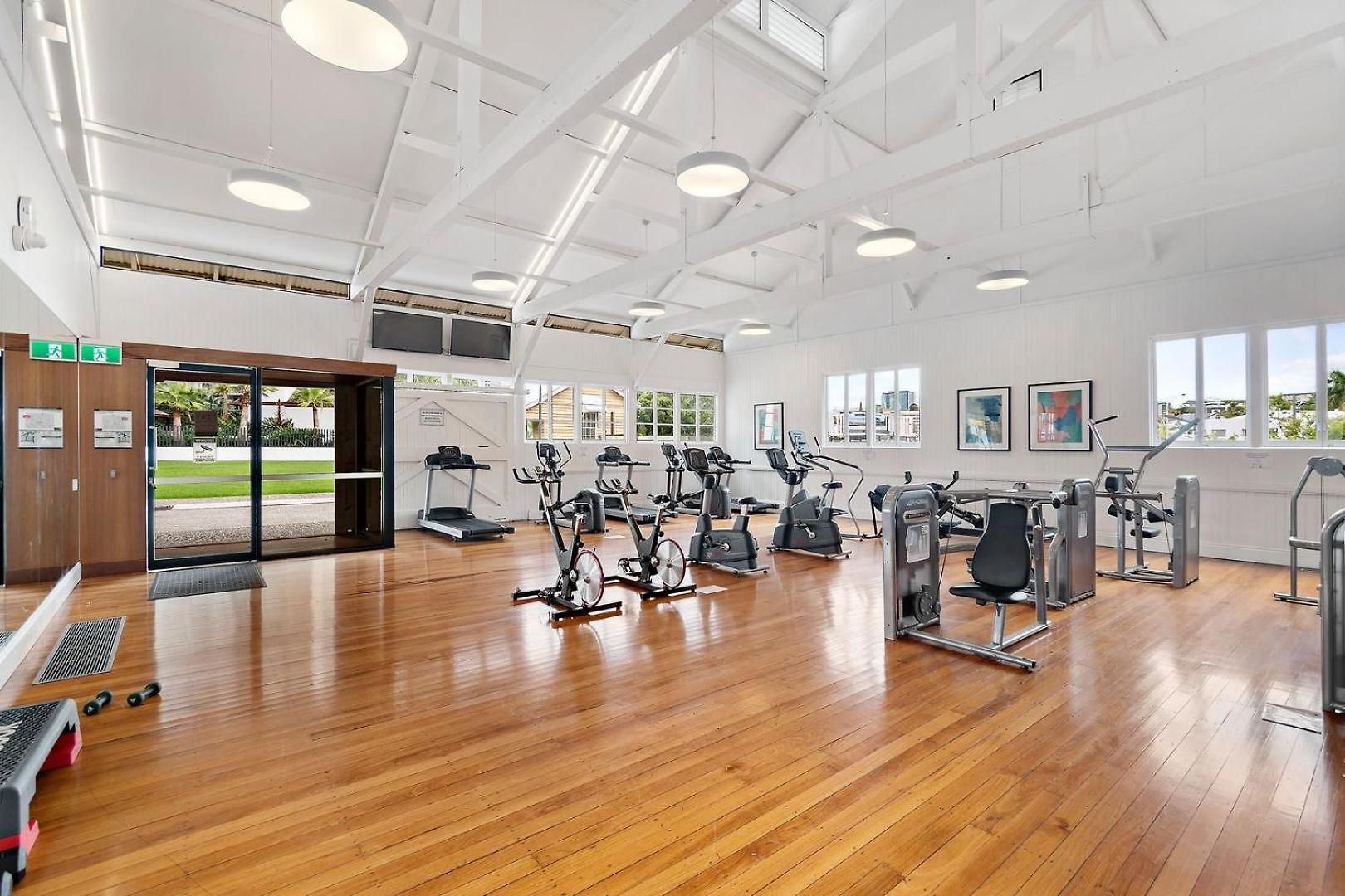 Style 2br With Beautiful Pool, Gym And Parking