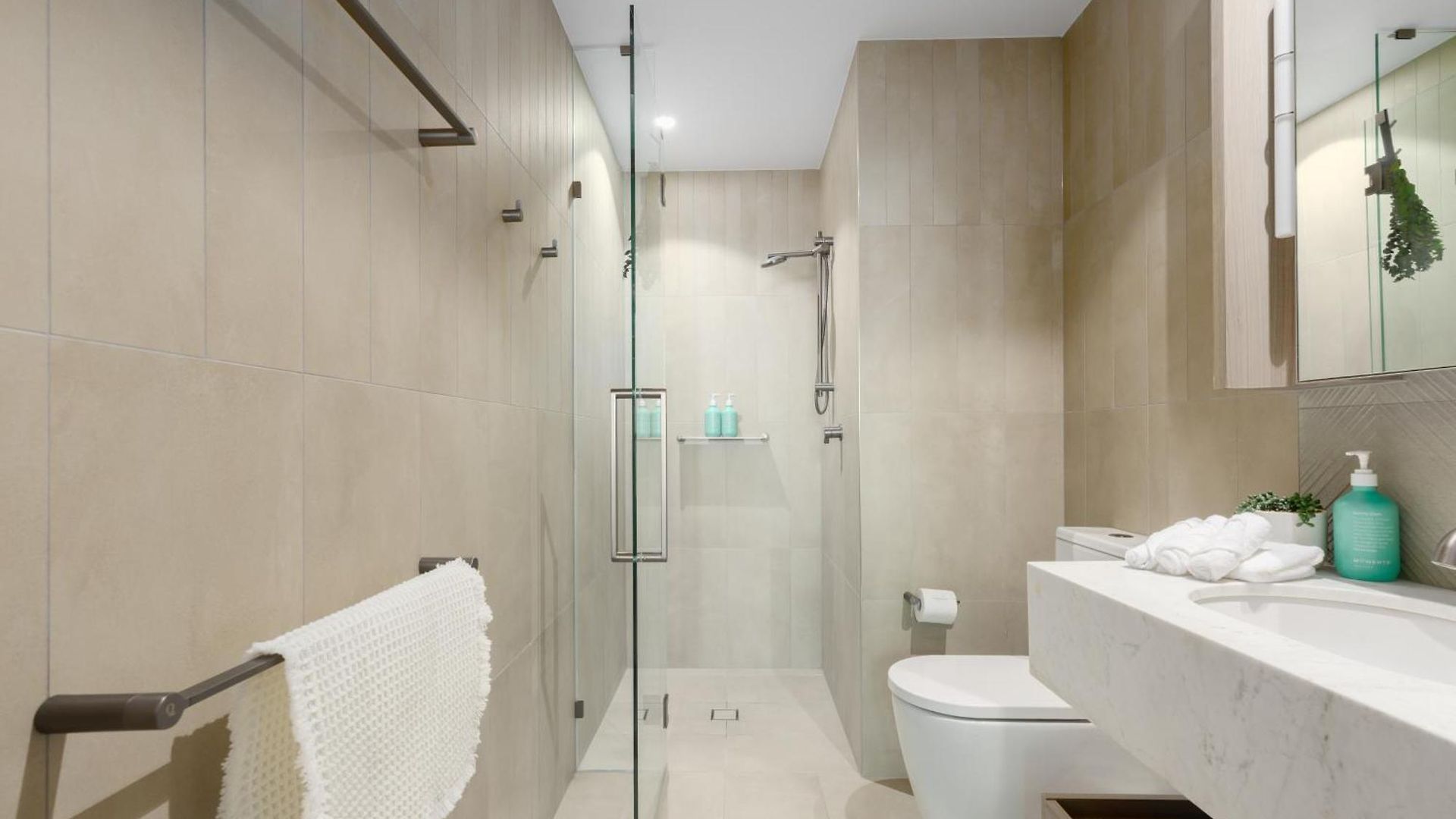 Luxury 50th Floor 2br At Queens Wharf With Parking Apartment Brisbane