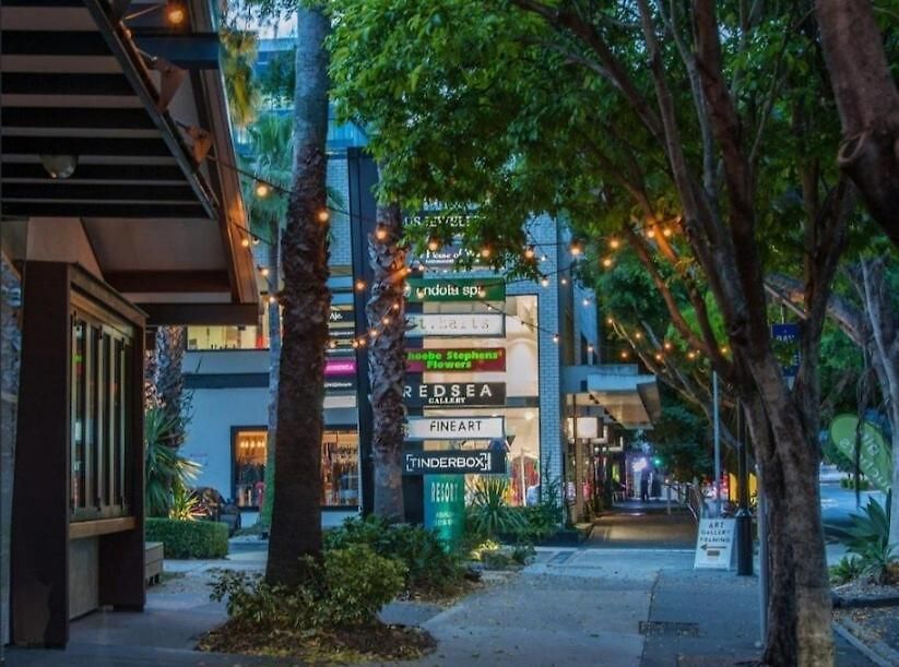 Apartment Unit New Farm, Walk To Cafes And River