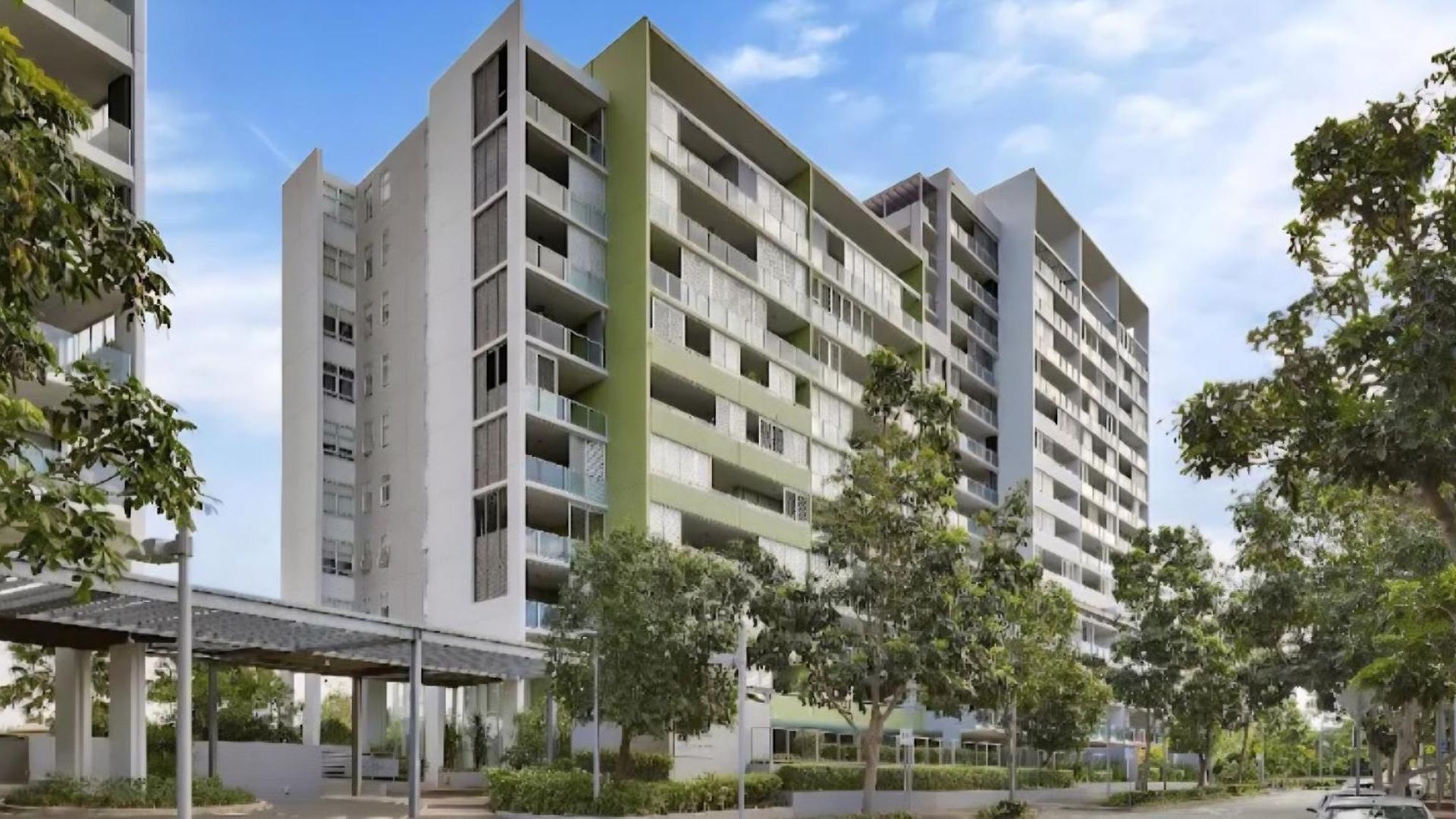 Spacious 1 Bedroom Mezzanine With Large Bath Views 2 Free Parking Spots Apartment *