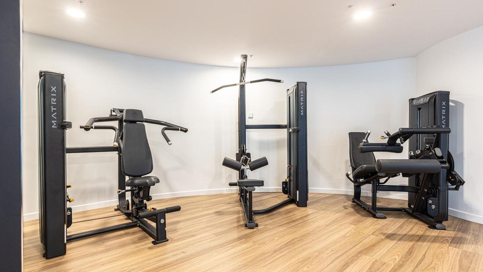 Luxury 50th Floor 2br At Queens Wharf With Parking Apartment
