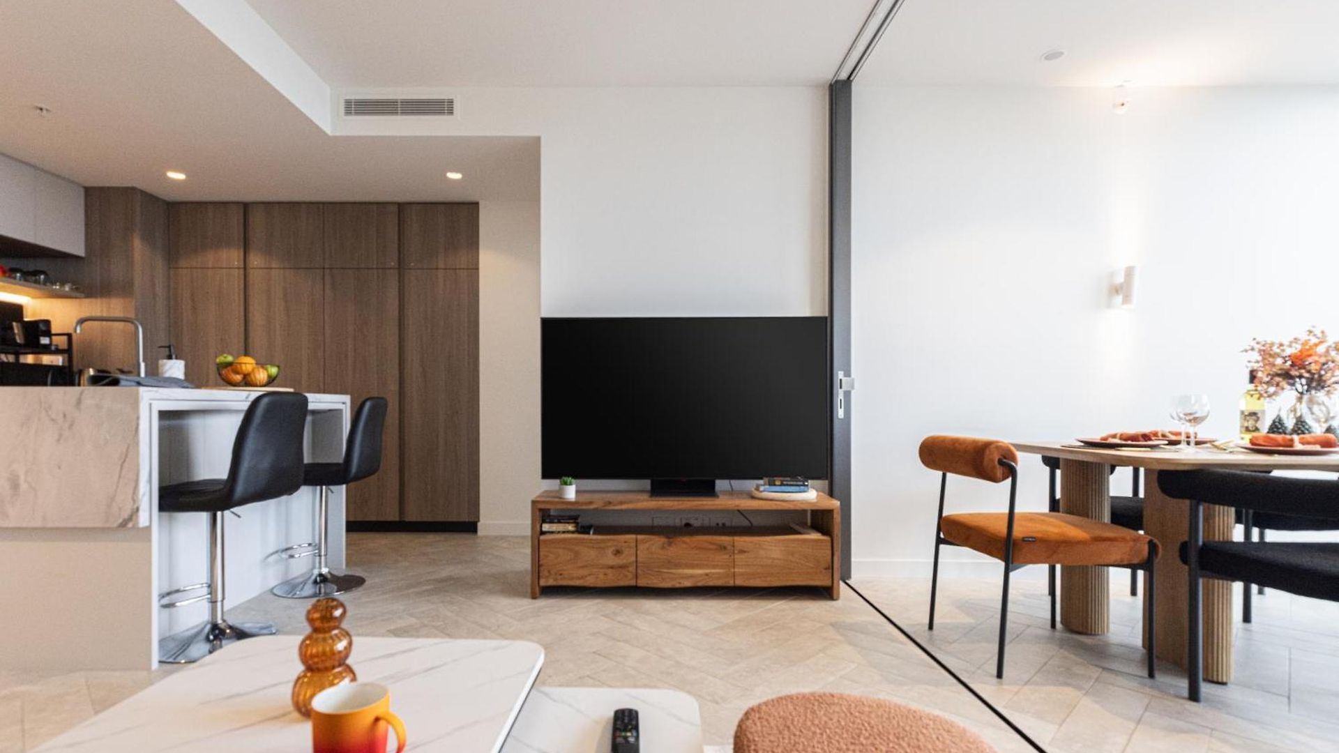 Apartment Luxury 50th Floor 2br At Queens Wharf With Parking