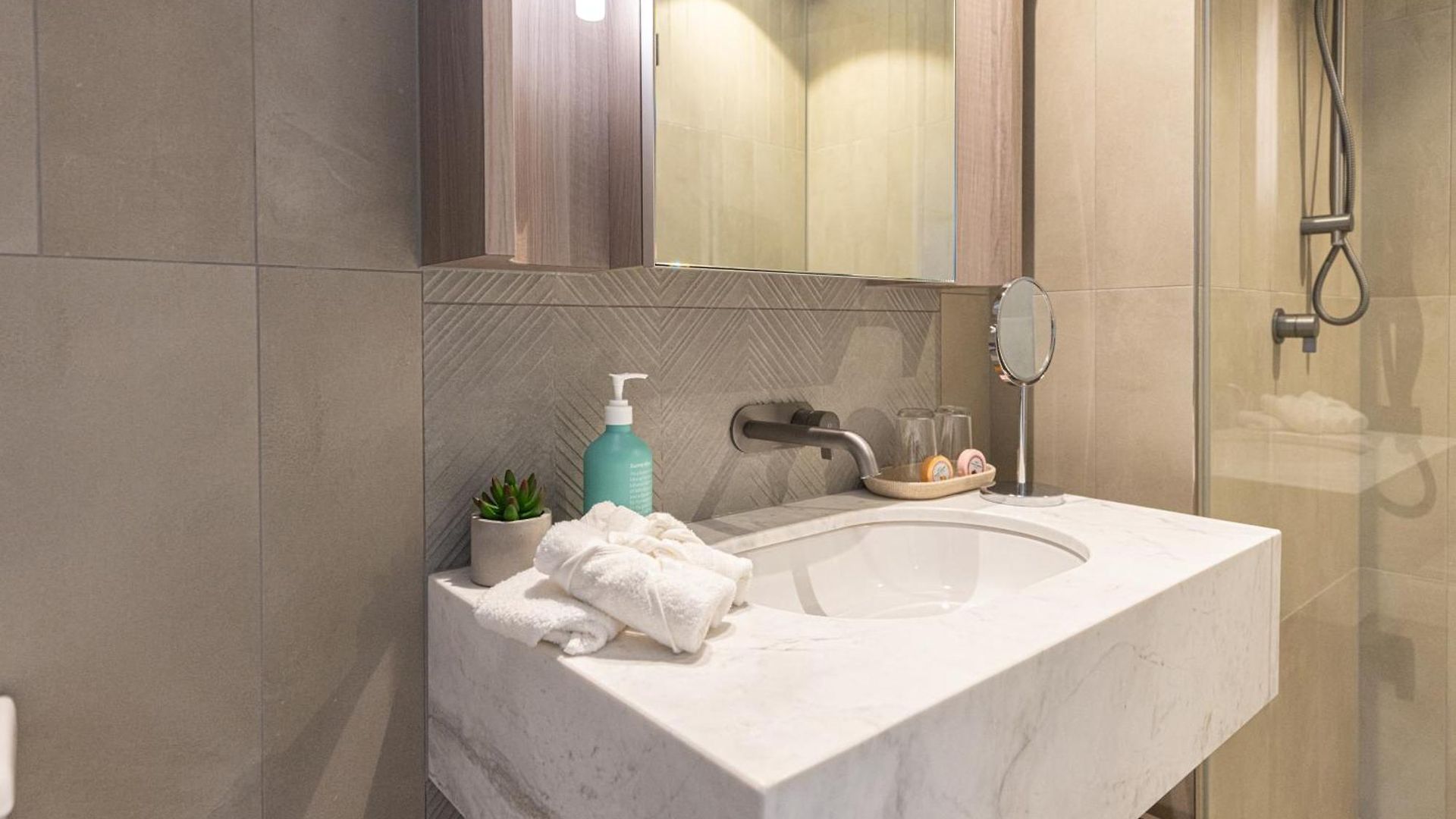 Luxury 50th Floor 2br At Queens Wharf With Parking * Brisbane
