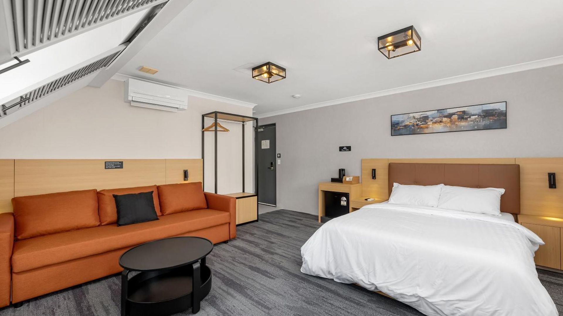 Spring Hill Hotel 3*