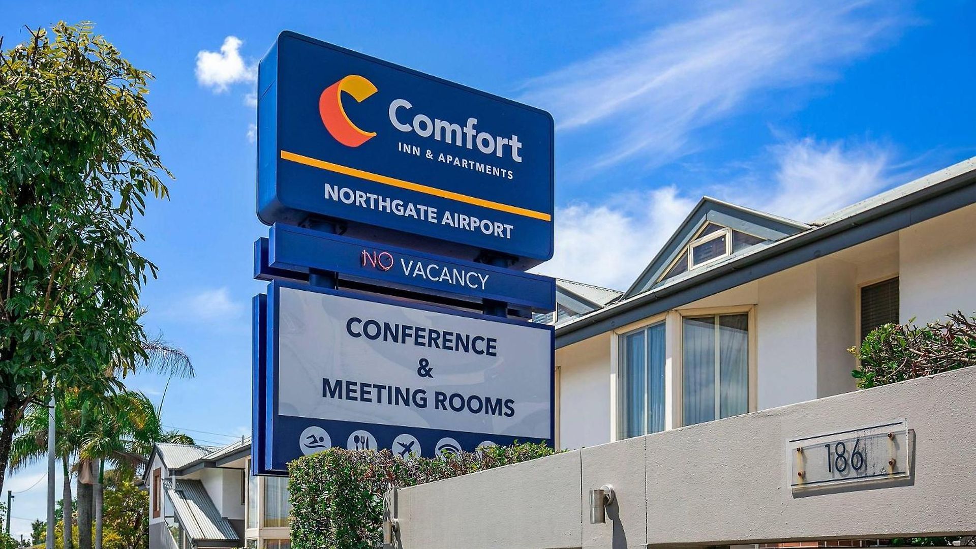 Comfort & Northgate Airport 4*