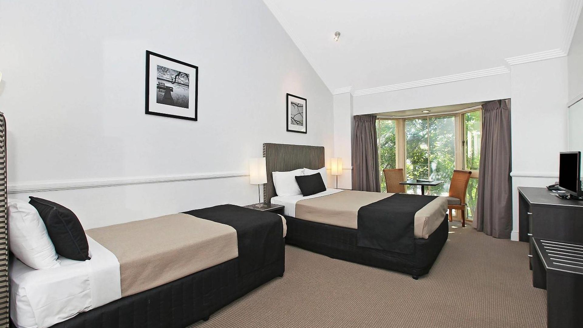 Comfort & Northgate Airport Inn 4*