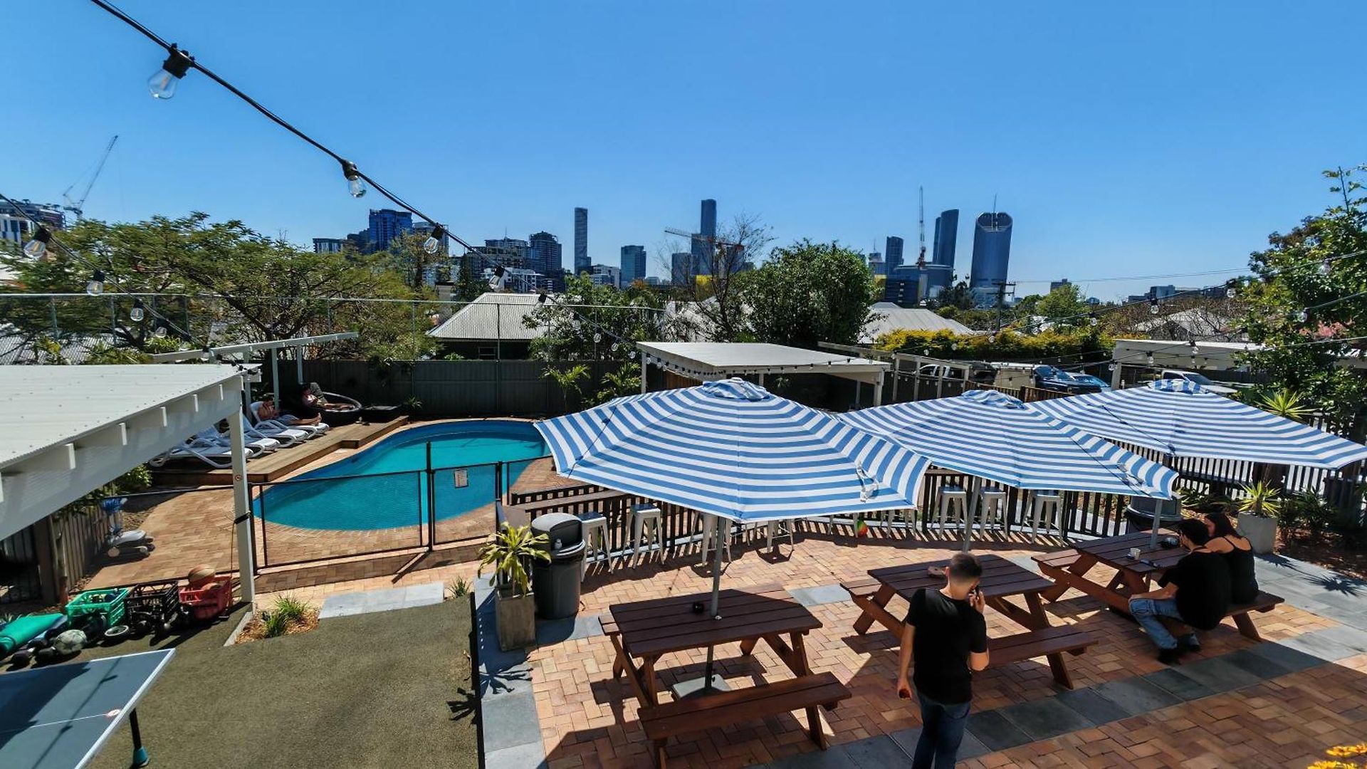 Somewhere To Backpackers Hostel Brisbane